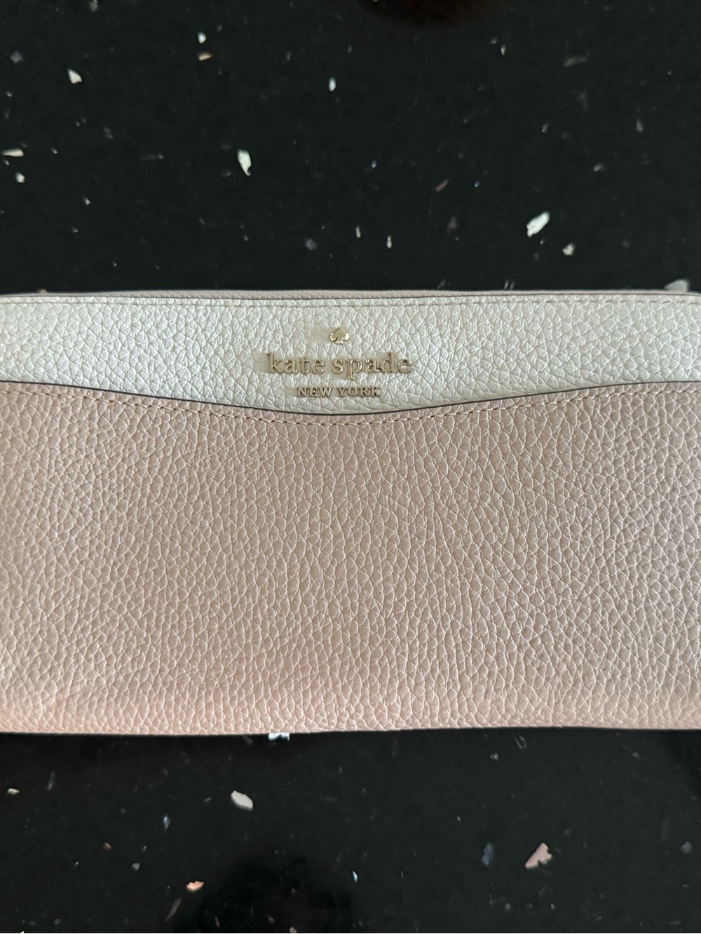 Kate Spade Pebbled Leila Large Continental Wallet, Warm Beige & Cream Corblock - Picture 2 of 7